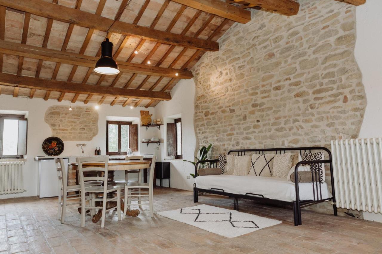 Agriturismo Qui Voglio Monte Roberto Exteriér fotografie