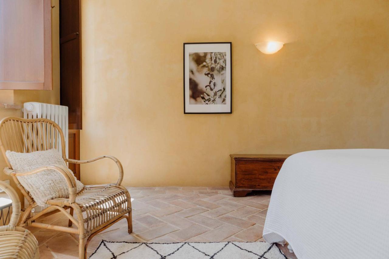Agriturismo Qui Voglio Monte Roberto Exteriér fotografie
