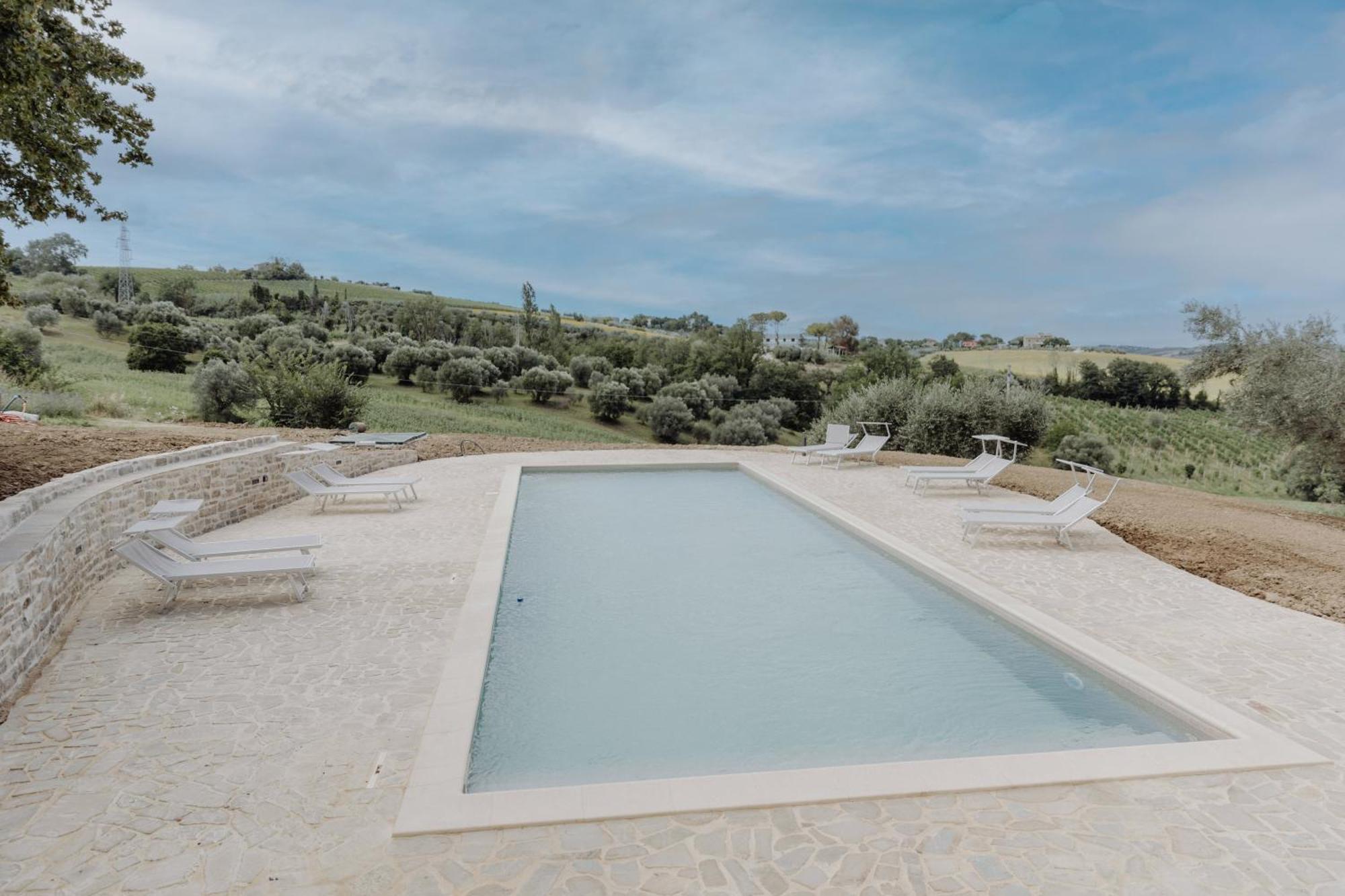 Agriturismo Qui Voglio Monte Roberto Exteriér fotografie