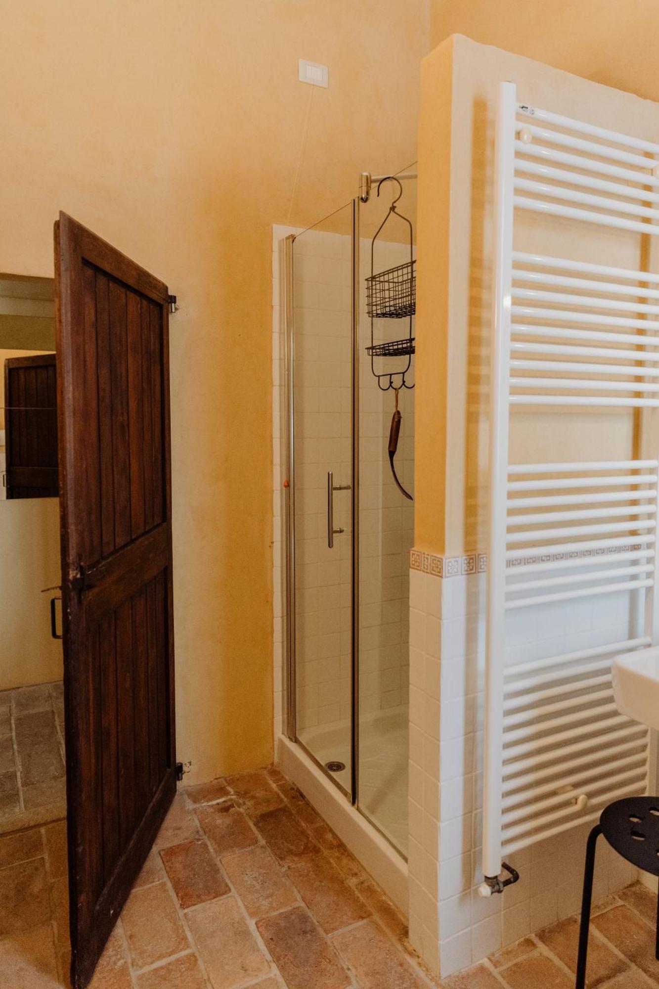 Agriturismo Qui Voglio Monte Roberto Exteriér fotografie